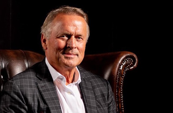 Image of John Grisham, author of this legal thriller about a judge