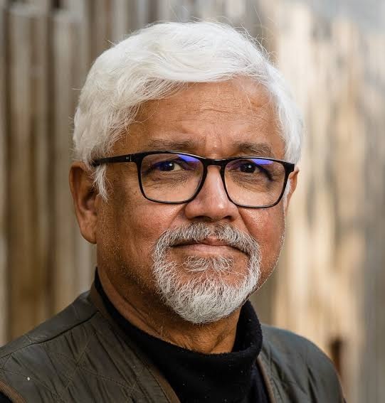 Photo of Amitav Ghosh, author of this novel about opium