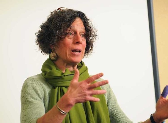 Photo of Naomi Benaron, author of this book about the Rwanda genocide