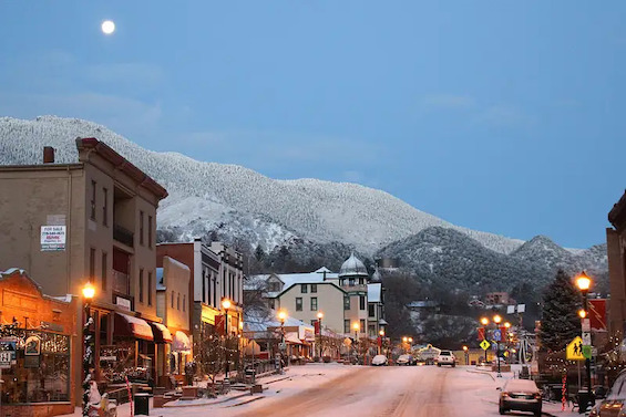 Photo of downtown of small Colorado town, like the setting of this novel that begins a new series of small-town thrillers