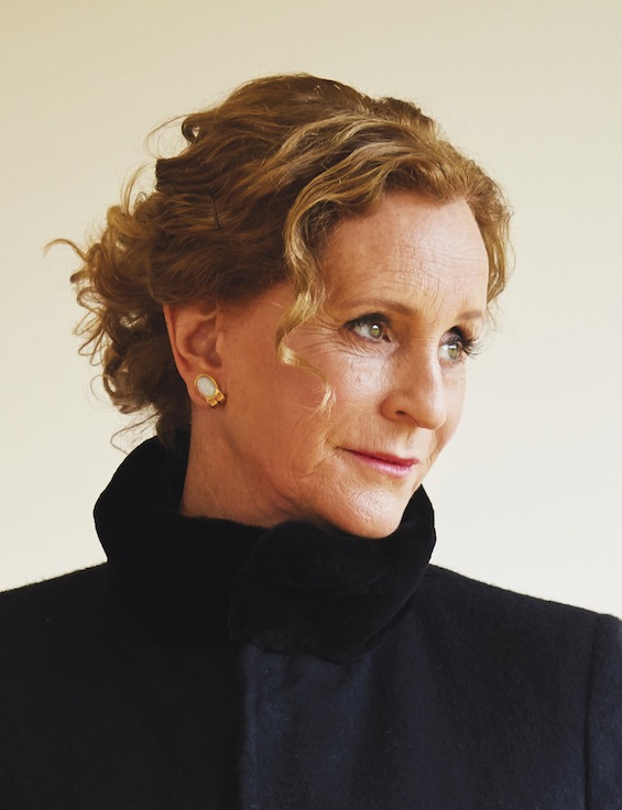 Photo of Philippa Gregory, author of this novel viewing English history as tragedy
