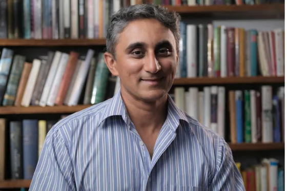 Photo of Vaseem Khan, author of this mystery based on ciphers