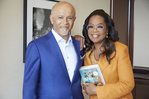 Oprah with Abraham Verghese, author of this novel about surgery in action