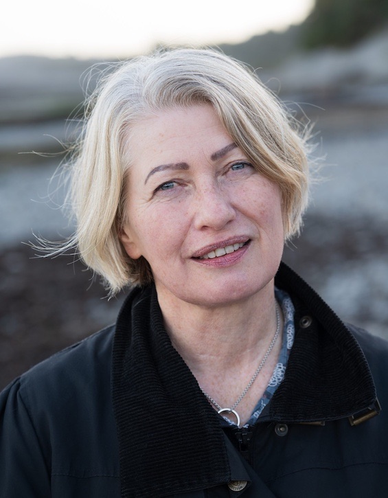 Photo of Belinda Bauer, author of 