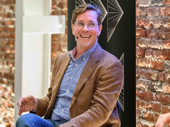 Photo of Patrick McGee, author of this book about the partnership between Apple and China