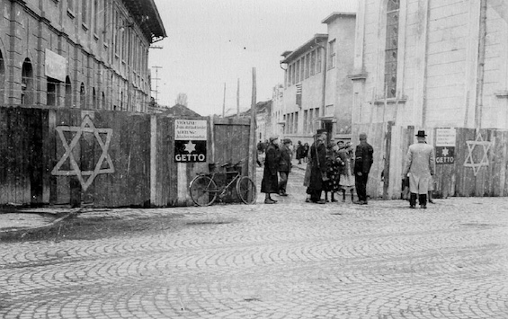 Photo of entrance to the Budpest Ghetto