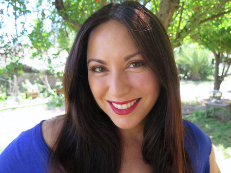 Photo of Gian Sardar, author of this novel about mythmaking and murder in Hollywood