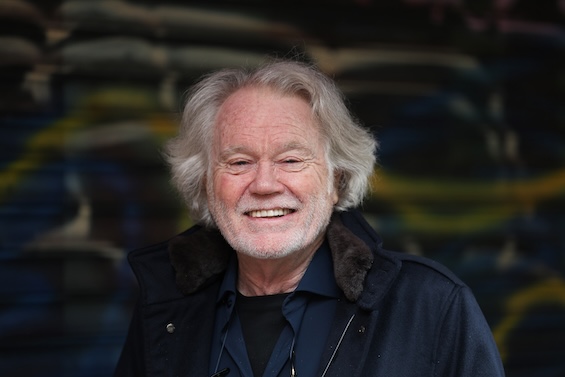 Photo of Terry Hayes, author of this novel about a bioterror attack