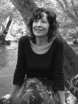 Photo of Sharon Kay Penman, author of this novel about the first English civil war