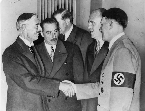 Image of Neville Chamberlain and Adolf Hitler at Munich
