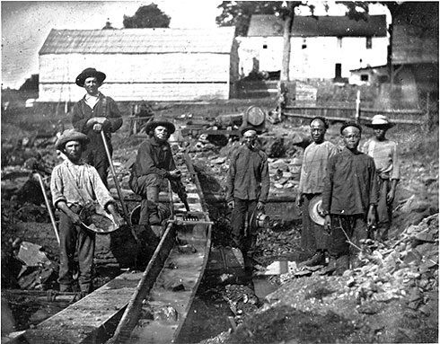 Photo of miners in 1880s Idaho, including several Chinese immigrants
