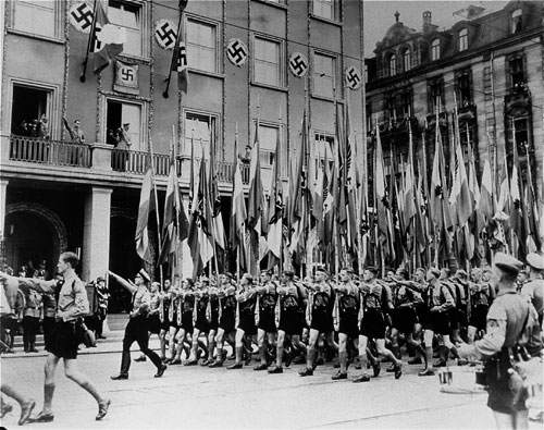 A sight familiar in 1930s Germany, experienced by many of the Jews who survived the Holocaust in Berlin