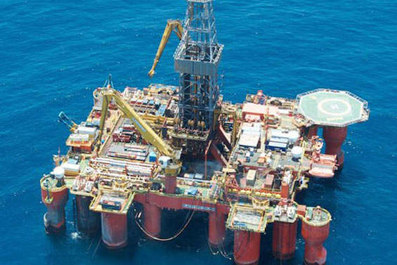 Photo of an offshore oil rig that figures in this complex murder mystery